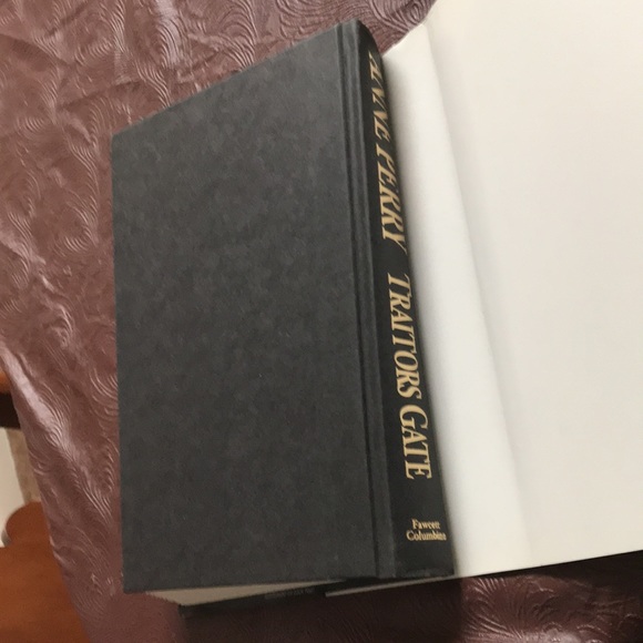 “Traitors Gate” novel by Anne Perry hardback book - Picture 5 of 12